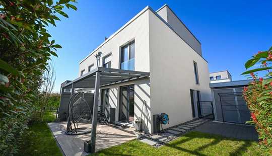 Bild von Provisionsfrei - Familientraum in Bad-Vilbel - neuwertige DHH in ruhiger Lage