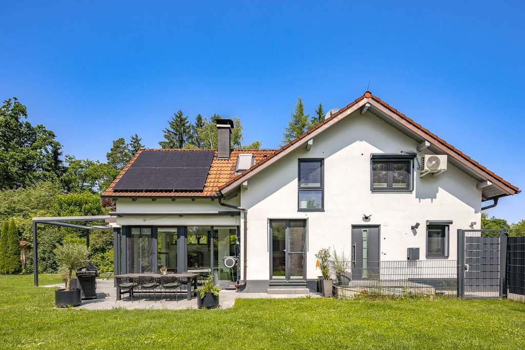 Immobilie in Seeshaupt - Phantastische 4-Zimmer-Gartenwohnung - groß wie ein Haus! - Bild 2