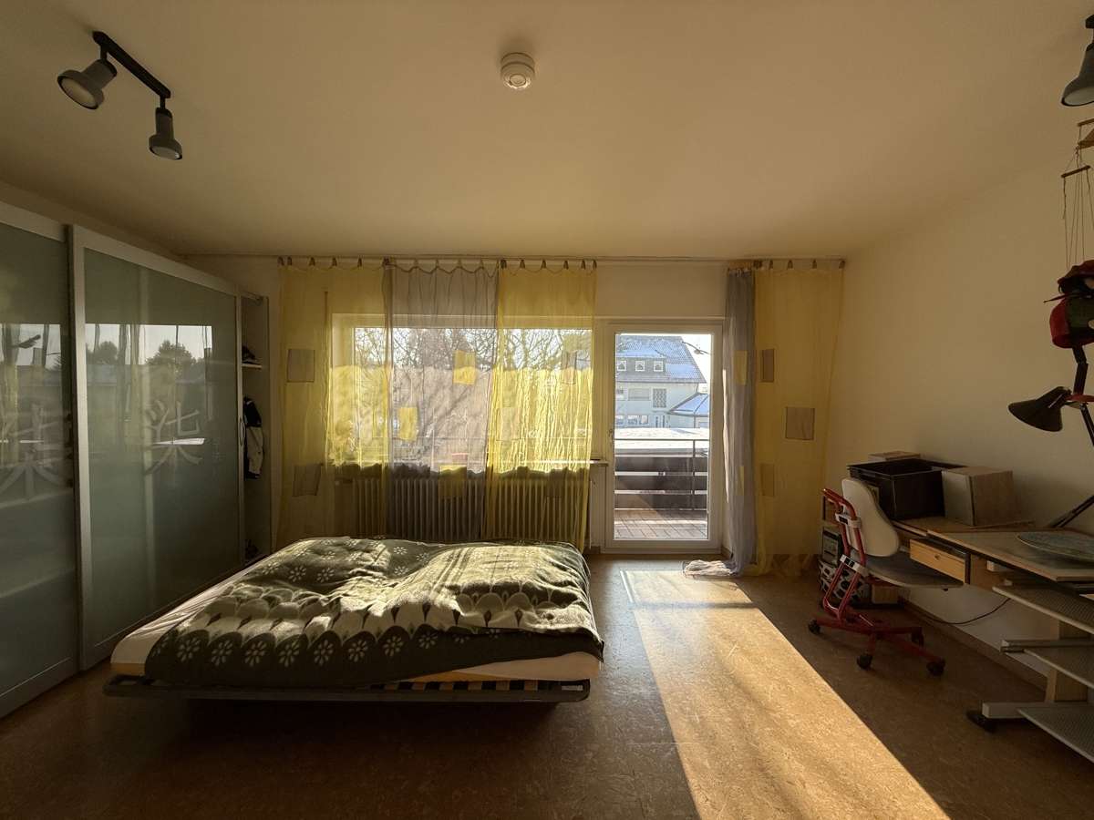 Immobilie in Mitterteich - Teilmodernisiertes Zweifamilienhaus mit kleiner Einliegerwohnung und großem Garten - Bild 6