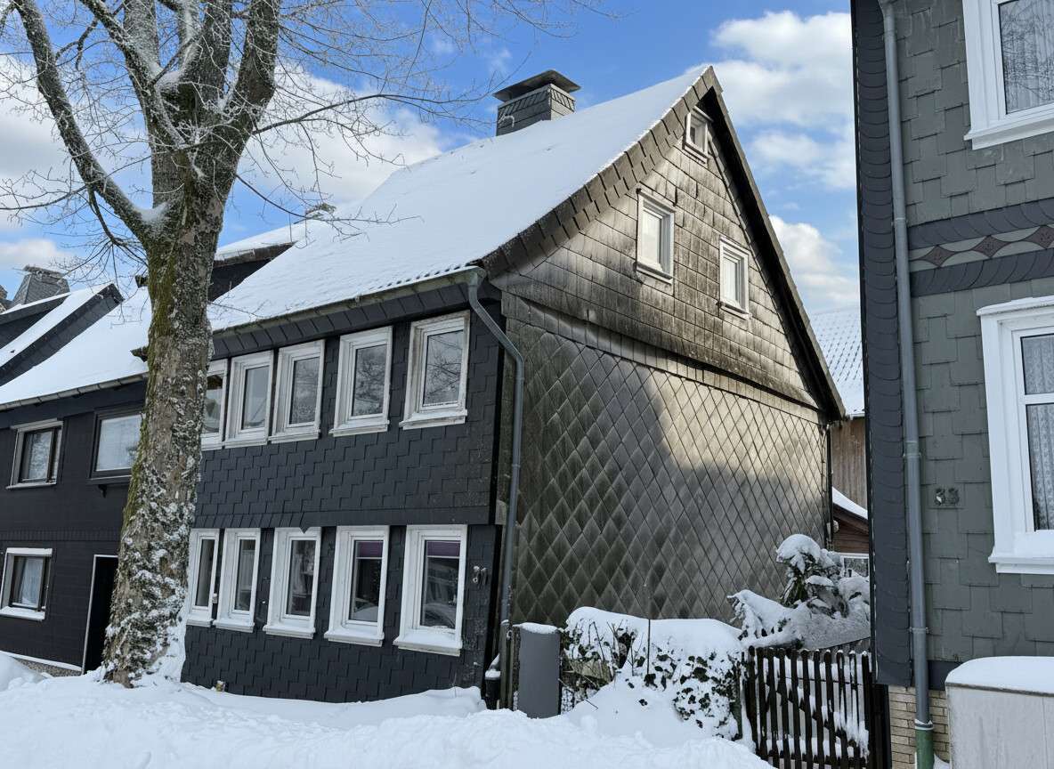 Doppelhaushälfte mit ca. 120 qm Wohnfläche, Garten, Carport und Schuppen in der Buntenböcker Straße, Goslar Kreis – Bild 2