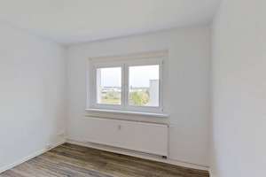 Großzügige 3-Zimmer-Wohnung mit Küche und Balkon in Rostock