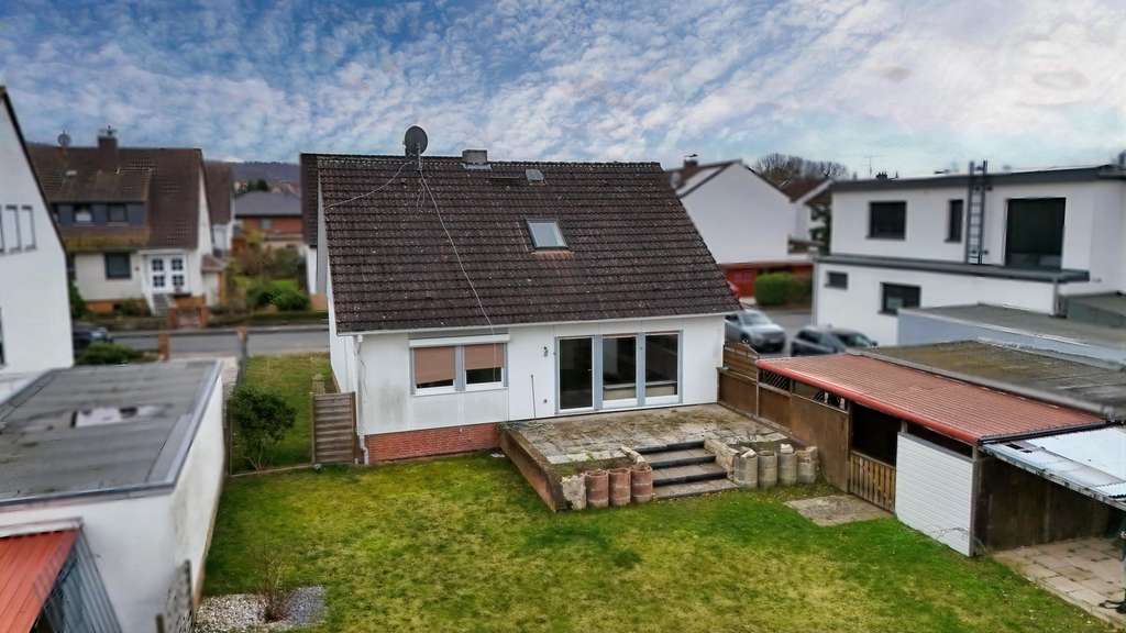 Immobilie in Nordstemmen - Freistehendes Einfamilienhaus mit Garten und viel Potenzial in ruhiger Lage von Nordstemmen - Bild 1