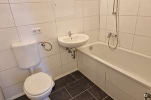 Viel Platz für die ganze Familie: Großzügige 3-Zimmer-Wohnung mit Balkon und grüner Umgebung! – Plovdiver Straße 30, 4205 Grünau-Nord, Leipzig – Vorschaubild 10