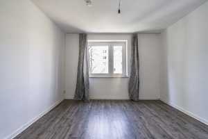 NEU *PAUL & PARTNER* GUT GESCHNITTENE WOHNUNG - WIRD FÜR SIE FRISCH RENOVIERT ! – Piepenstockstraße 53, 58119 Hagen – Vorschaubild 3