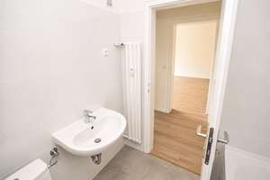 Renovierte 2-Zimmer-Wohnung mit großem Balkon & Aufzug in München-Trudering – sofort bezugsfrei – Wasserburger Landstraße 211, 81827 Waldtrudering, München – Vorschaubild 12
