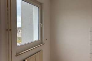 Helle 3-Zimmer-Wohnung mit Loggia in Kiel – Helsinkistraße 8, 24109 Mettenhof, Kiel – Vorschaubild 5