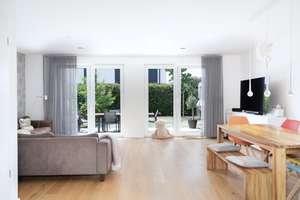 Modernes Familienhaus mit Dachterrasse, Sauna und Südwestgarten in Wiesbaden-Nordenstadt – Die vollständige Adresse der Immobilie erhältst du vom Anbieter., 65205 Nordenstadt, Wiesbaden – Vorschaubild 6