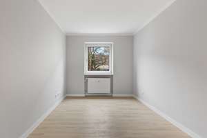 Moderne Wohnung mit Einbauküche, Balkon &  2 Parkplätze! – Fichtenstraße 12, 42283 Barmen, Wuppertal – Vorschaubild 8