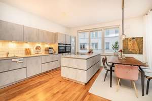 Urban living comfort with far-reaching views - spacious 2.5-room apartment with loggia – Die vollständige Adresse der Immobilie erhältst du vom Anbieter., 14199 Schmargendorf, Berlin – Vorschaubild 2