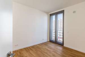 Großzügige 3-Zimmer-Neubauwohnung mit Terrasse und eleganter Rundung der Außenwand in Charlottenburg – Weimarer Straße 1, 10625 Charlottenburg, Berlin – Vorschaubild 6
