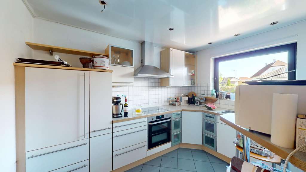 Immobilie in Lingenfeld - Großzügiges Einfamilienhaus mit Einliegerwohnung und Ausbaupotenzial - Bild 3