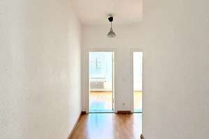 2 Zimmer Wohnung mit zwei Stellplätzen und Blick ins Grüne in Berlin Charlottenburg – Die vollständige Adresse der Immobilie erhältst du vom Anbieter., 10589 Charlottenburg, Berlin – Vorschaubild 6