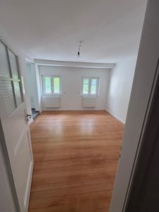 renovierte 2-Zimmer DG-Wohnung zu vermieten