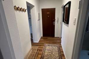 Möblierte 2-Zimmer Wohnung im 3. OG mit Balkon und EBK in Opladen – Fürstenbergplatz 7, 51379 Opladen, Leverkusen – Vorschaubild 1