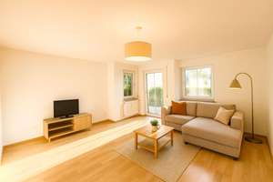 Helle 2-Zimmer-Gartenwohnung mit Südwest-Eckgarten in Ingolstadt