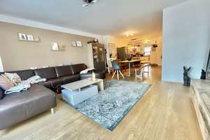 *Modernes RMH mit 2 Garagen & Carport* – Hüttenweg 2/4, 88213 Ravensburg – Vorschaubild 2