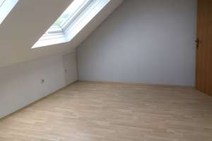 Schöner Wohnen in Zabo ! Großzügige DG-Wohnung mit perfekter Einbauküche und schickem Bad – Zerzabelshofer Hauptstraße 10, 90480 Zerzabelshof, Nürnberg – Vorschaubild 9