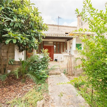 Haus mit Garten im Erdgeschoss von ca. 490 m²