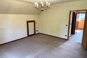 Freistehendes Einfamilienhaus mit Ausbaupotenzial im Dachgeschoss in ruhiger Lage von Krefeld – Die vollständige Adresse der Immobilie erhältst du vom Anbieter., 47802 Traar, Krefeld – Vorschaubild 28