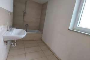 Helle 3-Zimmer mit großer Terrasse in ruhiger Lage – Die vollständige Adresse der Immobilie erhältst du vom Anbieter., 93057 Konradsiedlung-Wutzlhofen, Regensburg – Vorschaubild 2