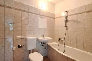 älteres Ehepaar für Wohnung im Hochparterre mit Balkon gesucht - gern mit WBS – Riesaer Straße 99, 12627 Hellersdorf, Berlin – Vorschaubild 10