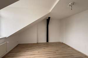 Geräumige 4-Raumwohnung mit Balkon und Fahrstuhl in zentraler Lage von Dresden – Bautzner Landstr. 11, 1324 Bühlau/Weißer Hirsch, Dresden – Vorschaubild 7