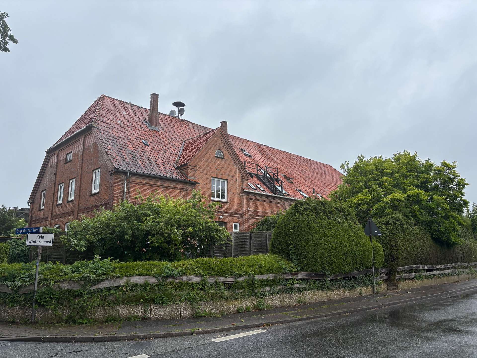 Rotstein-Mehrfamilienhaus, Wohnen, Gewerbe u. Weide in 23812 Rohlstorf OT Quaal., Segeberg Kreis – Bild 1