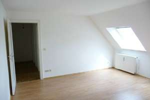 Ruhig zum Innenhof ausgerichtet, helle 1-Zi.-Dachgeschoßwhg., separate Küche – 81371 Sendlinger Feld, München – Vorschaubild 4