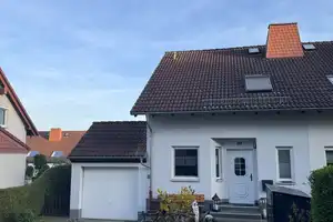 SCHÖNE DOPPELHAUSHÄLFTE IN GEWACHSENER SIEDLUNG – Zwickau (Kreis) – Vorschaubild 2