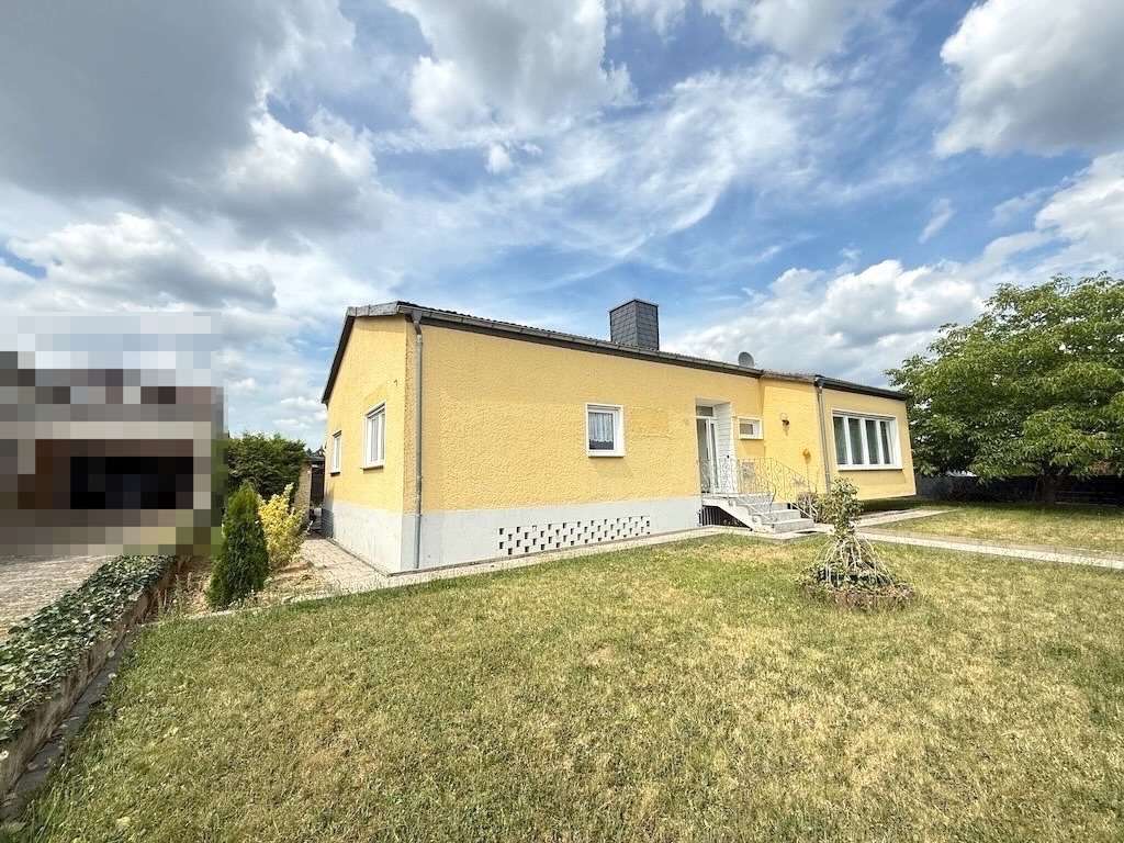 Immobilie in Villmar - ---Alles auf einer Ebene – EFH mit Garage und Garten in Villmar--- - Bild 1