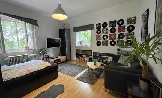 Helle Altbauwohnung in bester Wohnlage am Paul-Martin-Ufer