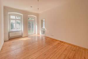 RARITÄT! SPANNENDE ALTBAUWOHNUNG MIT TERRASSE UND DIELENBODEN IM SPRENGELKIEZ! PROVISIONSFREI!