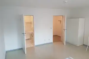 helle teilmöblierte 1-Zimmer-EG Wohnung mit großem Balkon in der Sanderau – Königsberger Straße 20, 97072 Würzburg – Vorschaubild 3