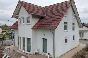 Familienfreundliches Zuhause mit Solarpower, großer Terrasse! – Die vollständige Adresse der Immobilie erhältst du vom Anbieter., 35096 Weimar (Lahn) – Vorschaubild 3
