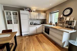 Exklusive 2-Zimmer-Wohnung mit geh. Innenausstattung, Garage, Balkon, Kamin & EBK – Rathausstraße 18, 41061 Gladbach, Mönchengladbach – Vorschaubild 3