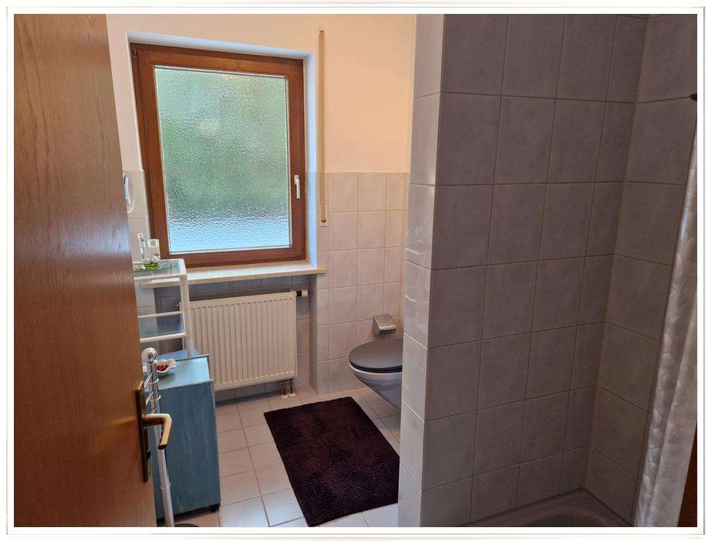 Immobilie in Hilgertshausen-Tandern - Geräumiges Einfamilienhaus auf 786 m² großem Grundstück in schönster Randlage von Tandern - Bild 3