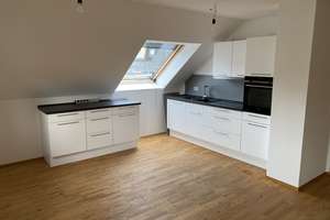 Charmante DG Wohnung mit Balkon, Tageslichtbad und moderner Einbauküche  – 91336 Heroldsbach – Vorschaubild 1
