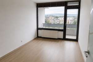 Helle, frisch sanierte 3-Zimmer Maisonettewohnung mit Balkon in Mainz-Finthen