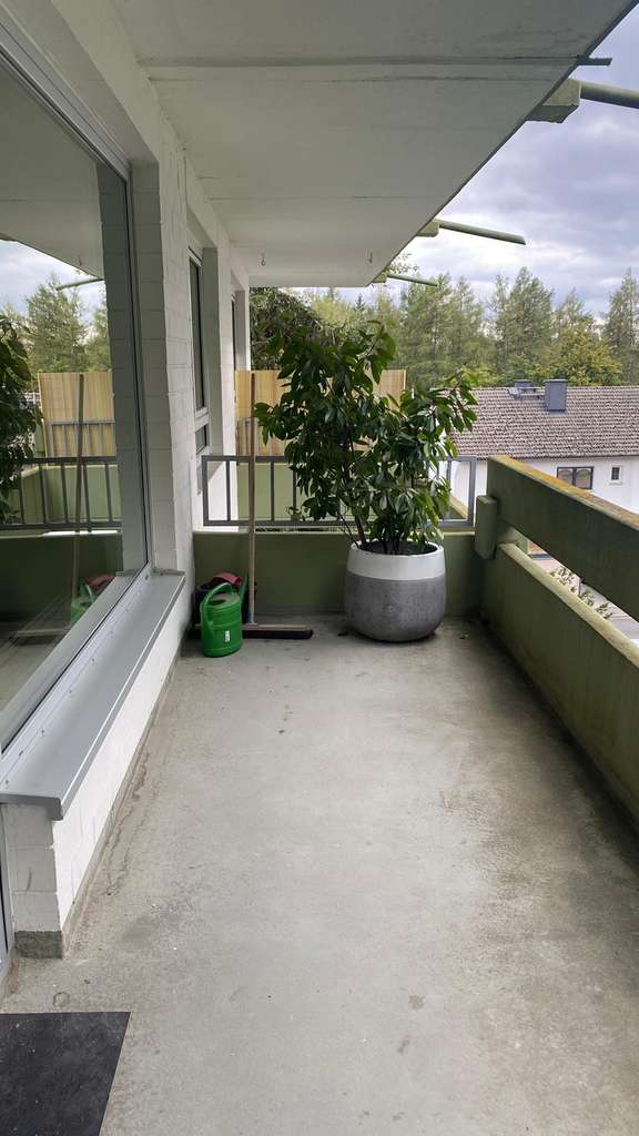 Immobilie in Königstein - Sehr gepflegte  1-Zimmer-Wohnung in ruhiger Wohn-Lage mit großartigem Balkon, idyllisch am Waldrand - Bild 1