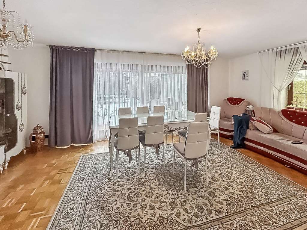 Immobilie in Schöngeising - Familiengerechte, großzügige Doppelhaushälfte in ruhiger Lage von Schöngeising - Bild 2