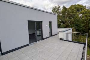 Erstbezug ins Dachgeschoss in Rheinnähe im Kölner Süden