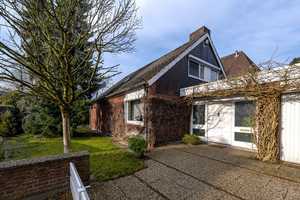 Bremerhaven - Speckenbüttel // Stilvolles Einfamilienhaus mit Charme am Eingang vom Speckenbütteler  – Bremerhaven – Vorschaubild 1