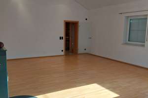 Schöne 4-Zimmer-Doppelhaushälfte mit gehobener Innenausstattung und EBK in Reichstorf – Reichstorf 100, 94428 Eichendorf – Vorschaubild 18