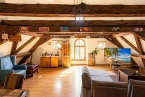 Wohnen im historischen Altbau: Dachgeschoss-Galerie-Wohnung – Die vollständige Adresse der Immobilie erhältst du vom Anbieter., 92224 Kernstadt, Amberg – Vorschaubild 2