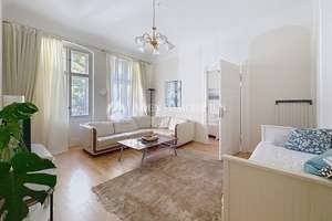 Voll möblierte 2-Zimmer-Altbauwohnung mit Balkon in attraktiver Lage – Die vollständige Adresse der Immobilie erhältst du vom Anbieter., 10585 Mitte (Ortsteil), Berlin – Vorschaubild 5