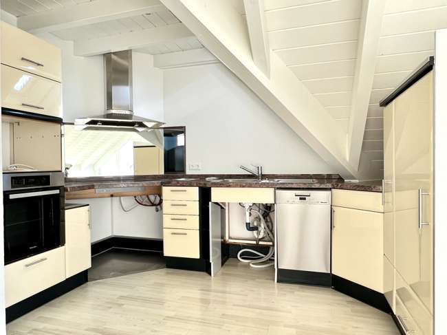 Immobilie in Bad Krozingen - - DG mit tollem Fernblick, ideal zum Wohnen und Arbeiten - 360° VIEW - Bild 6