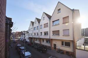 Dachgeschosswohnung in attraktiver Wohnlage von Rodenkirchen!