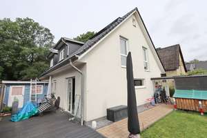 Moderne Doppelhaushälfte mit Stellplatz in Hamburg Farmsen Berne – Die vollständige Adresse der Immobilie erhältst du vom Anbieter., 22159 Farmsen-Berne, Hamburg – Vorschaubild 6