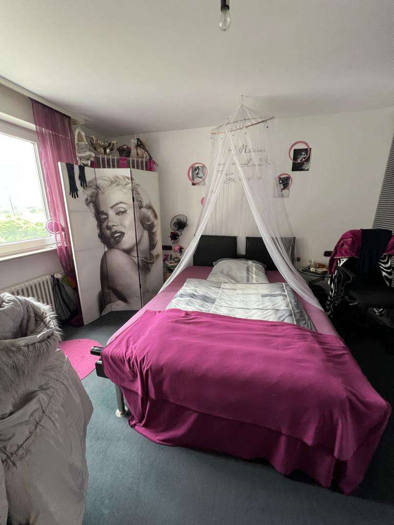 Immobilie in Kirchheim unter Teck - Wohnen über den Dächern von Kirchheim – Sonnige 3-Zimmer-Wohnung mit Loggia - Bild 3