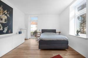 Helle und stilvolle Altbauwohnung mit Aufzug direkt in die Wohnung und zwei Balkonen – Die vollständige Adresse der Immobilie erhältst du vom Anbieter., 80335 Sankt Benno, München – Vorschaubild 10